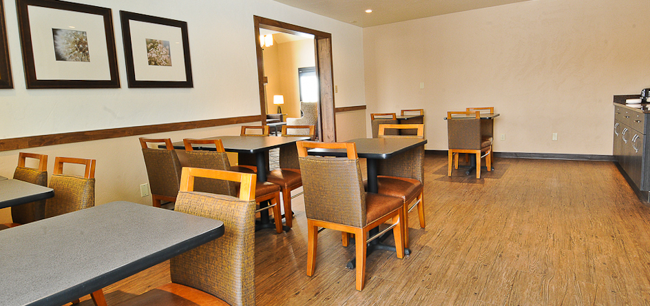 Breakfast/Meeting Room